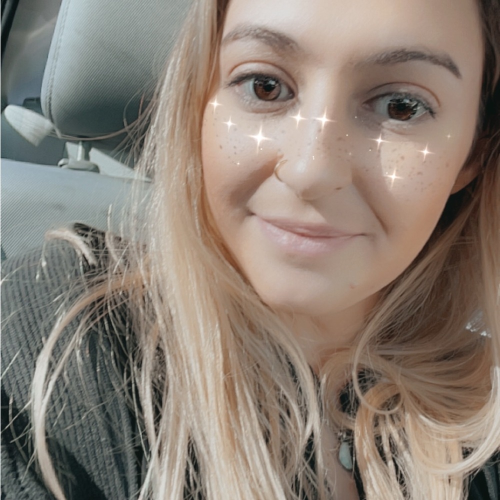 Meet your Posher, Olivia